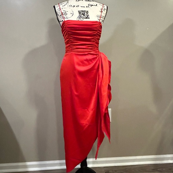 WAYF Ruched Bodice Satin Midi Dress - Picture 5 of 10